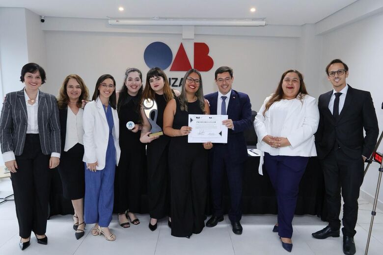 Alunas de Direito do Unipiaget vencem defesa de artigo científico em evento da OAB Suzano