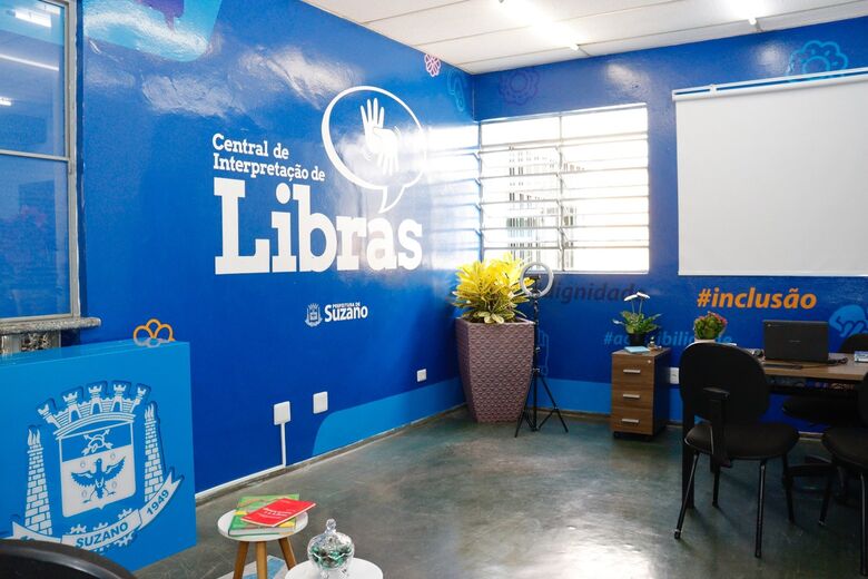 Central de Interpretação de Libras realiza 878 atendimentos em 2025