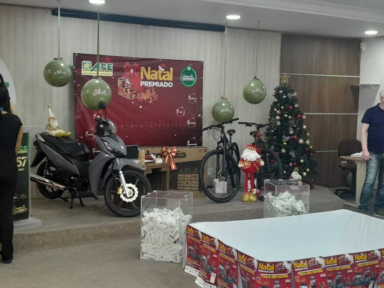 ACE Suzano realiza 13ª edição do Natal Premiado e sorteia sete prêmios