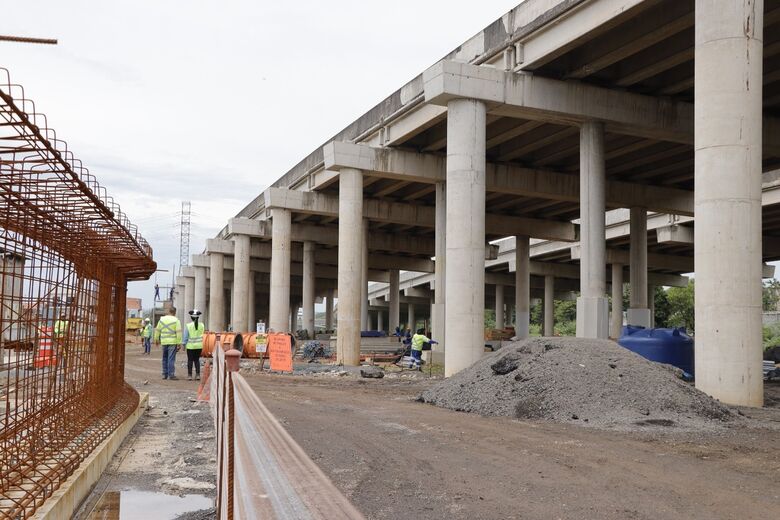 Lançamento da obra ocorreu com a presença do governador