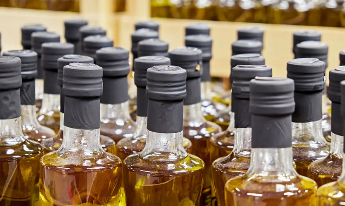 Azeite Terra das Oliveiras é vendido online e tem origem desconhecida