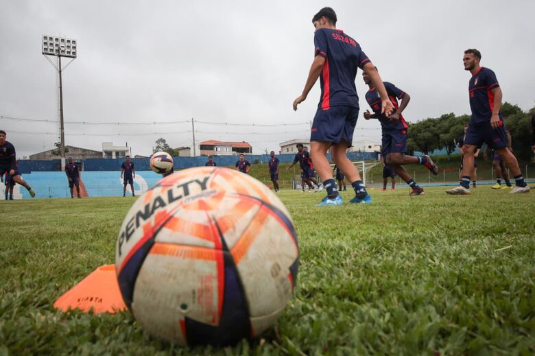 Novo elenco do Usac faz treino de apresentação no Suzanão