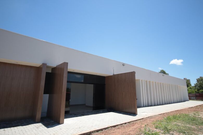 Prefeito vistoria construção do Centro de Bem-Estar Animal