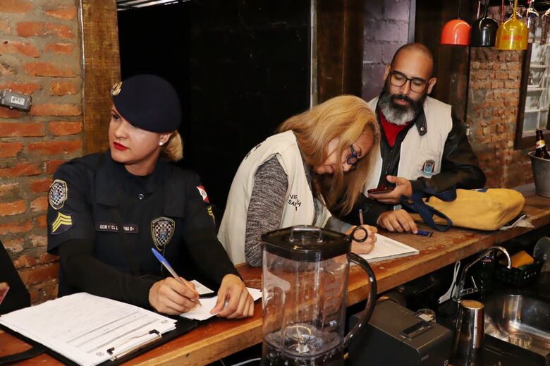 Operação 'Cidade e Ordem' fecha quatro estabelecimentos no final de semana