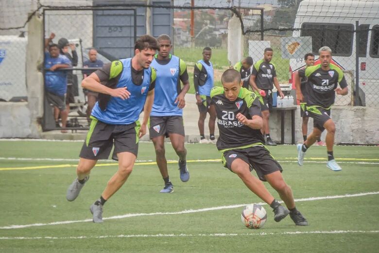 Após cinco amistosos, Ecus encerra pré-temporada e foca na A4; estreia é sábado