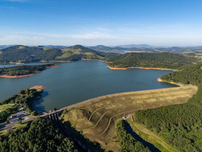 Mesmo com chuvas, economia de água é fundamental para manter níveis de reservatórios