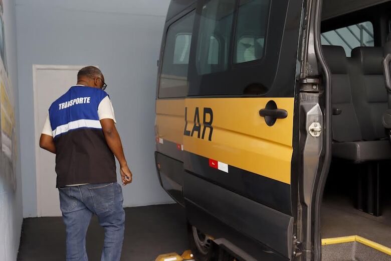 Transporte realiza vistoria em veículos escolares que atendem cerca de 20 mil estudantes em Suzano
