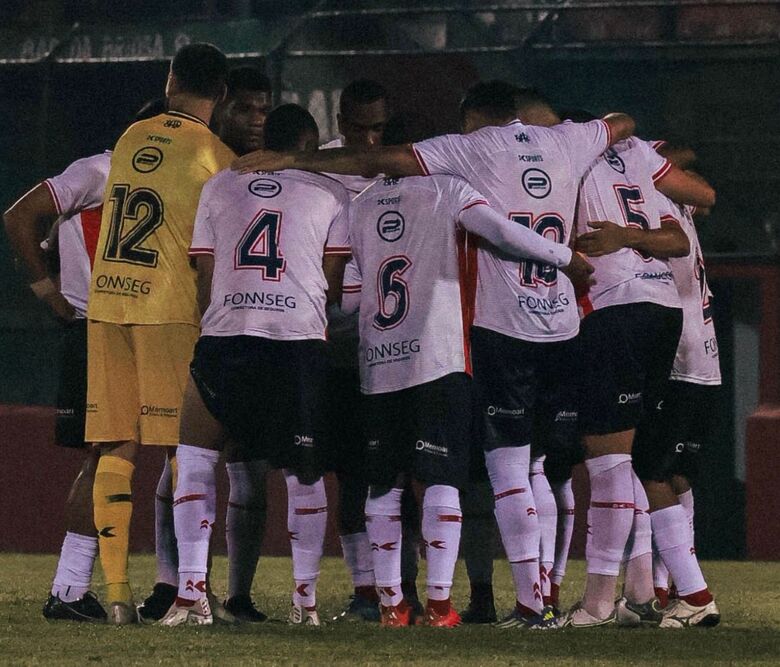 Com um a menos, Usac perde para a Portuguesa Santista na A3