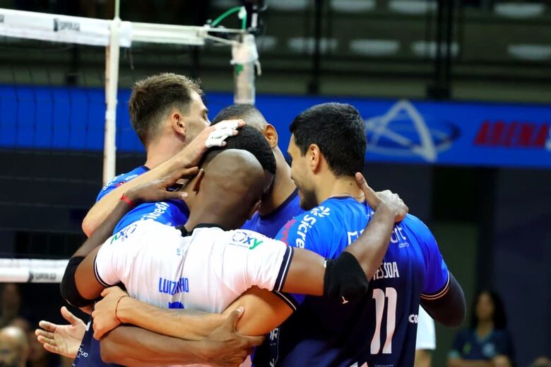 Suzano Vôlei venceu em jogo em casa