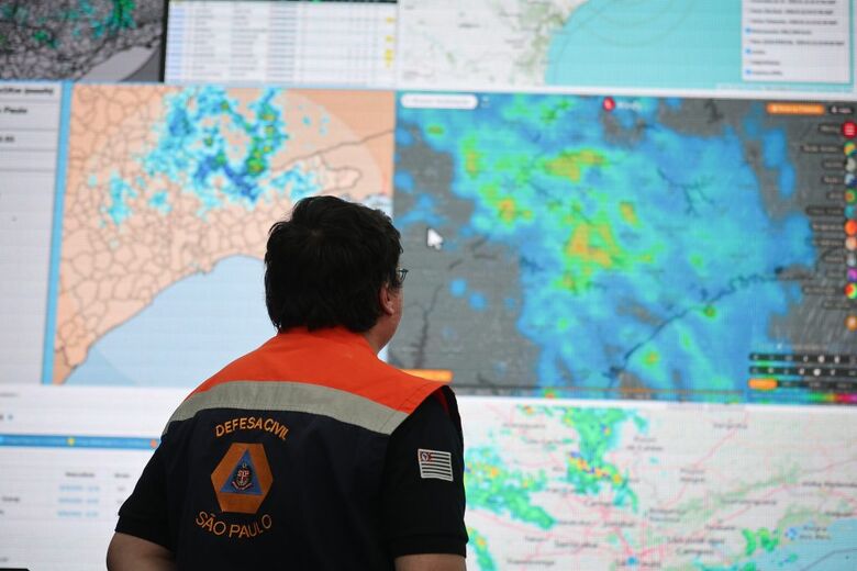 O monitoramento das condições meteorológicas permanece contínuo ao longo do período de vigência do alerta