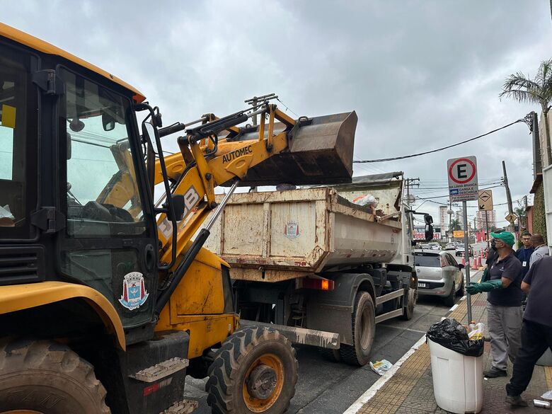 Prefeitura de Suzano abre frentes para restabelecer serviço de coleta de lixo