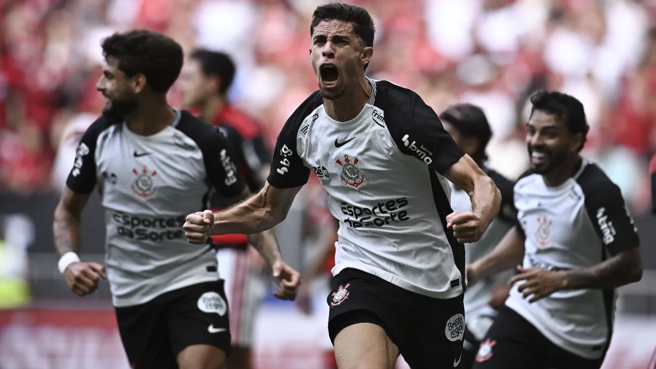 Gabriel Paulista foi autor do primeiro gol da vitória do Timão