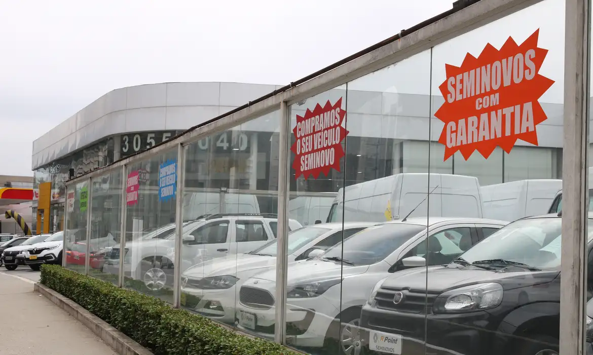 Associação destaca a alta no licenciamento de carros eletrificados