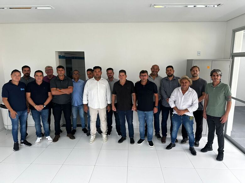 Prefeito recebe apoio dos vereadores nas ações emergenciais para restabelecer coleta de lixo