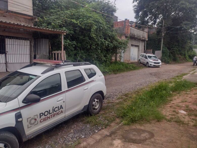 Homem é baleado e morre em Itaquá
