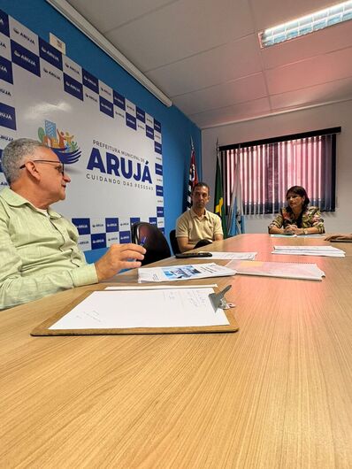 CONTROLADORIA Se reuniu em Arujá