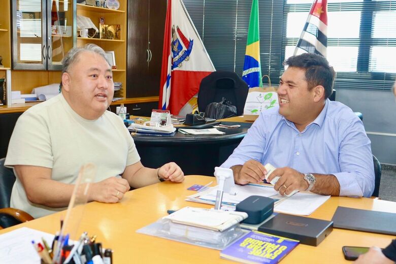 Bunkyo Suzano entrega convite oficial do tradicional Undokai ao prefeito