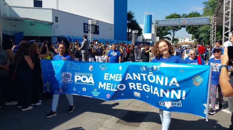 Poá Deu início, nesta quinta-feira (26), às comemorações pelos 77 anos de emancipação político-administrativa com a realização do desfile cívico 