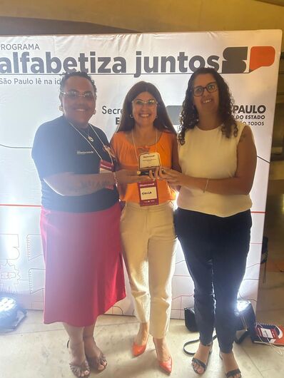 Ferraz ganha prêmio de Excelência Educacional e se destaca no quesito alfabetização