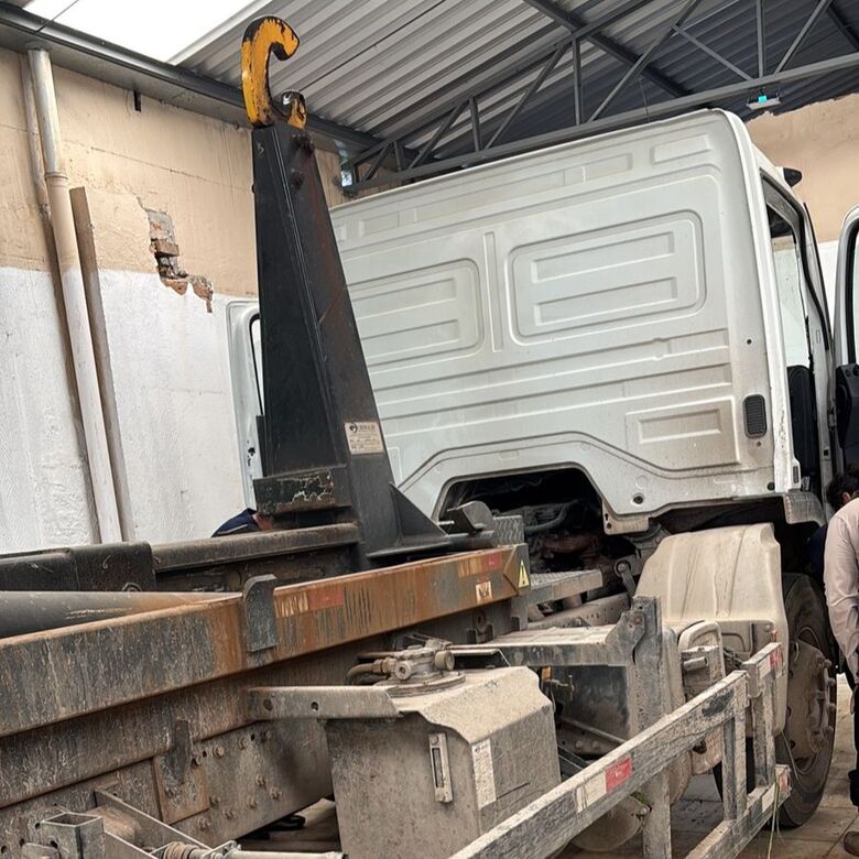 Caminhão foi roubado em Guarulhos e recuperado pela GCM de Suzano