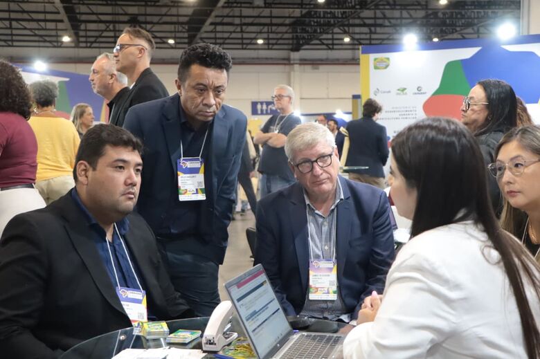 Com participação do prefeito Pedro Ishi, nesta sexta-feira (20/03), evento no Expo Center Norte marcou a entrega simbólica