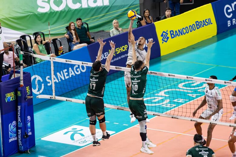 Suzano encerra 1ª fase da Superliga em disputa contra Monte Carmelo