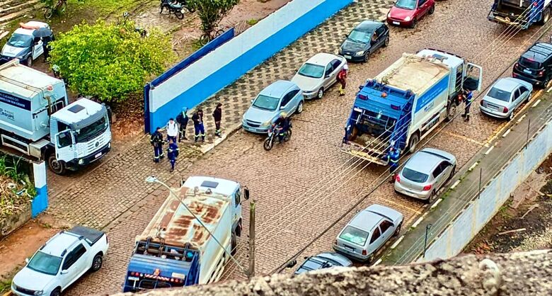Estacionamento de caminhões de coleta gera queixas no Jardim Japão em Suzano