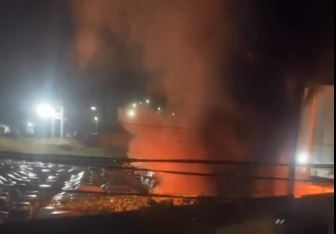 Essa é uma captura de tela de um vídeo que mostra o incêndio no Pátio de Apreensões