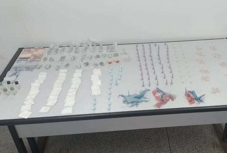 Drogas foram apreendidas 