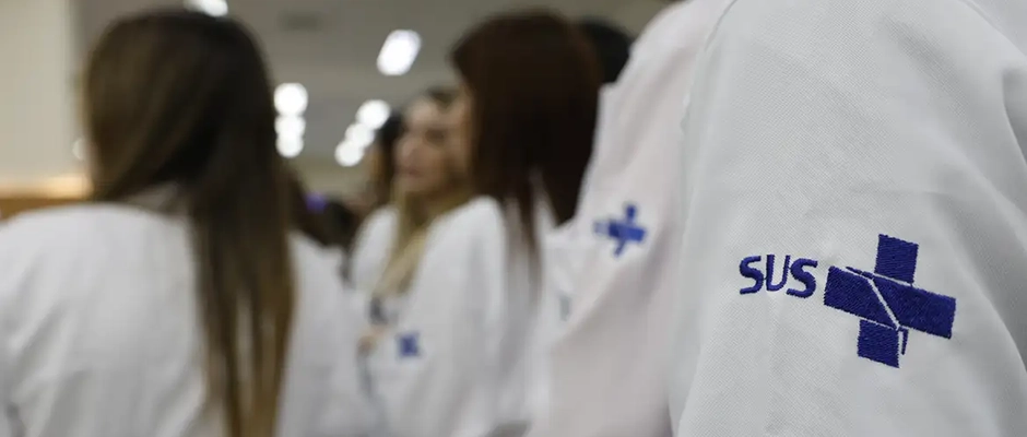 MÉDICOS São mais de mil na rede pública regional