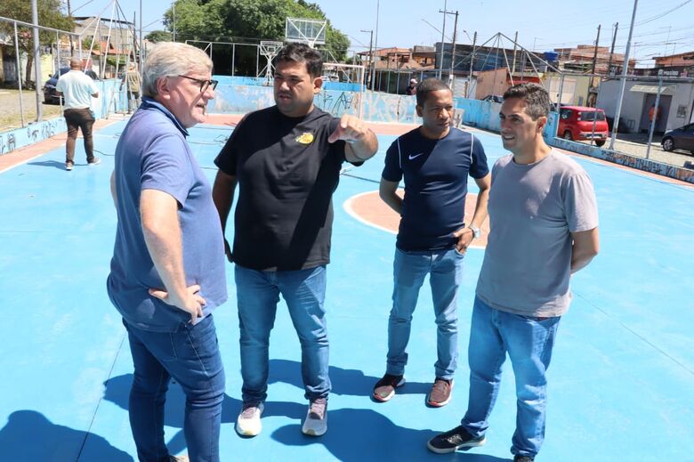 Prefeito esteve acompanhado de secretários, vice-prefeito e superintendente de agência 