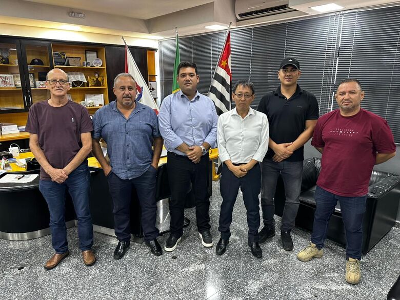 Reunião do prefeito com a diretoria do Sindicato dos Servidores Públicos foi realizada nesta segunda-feira