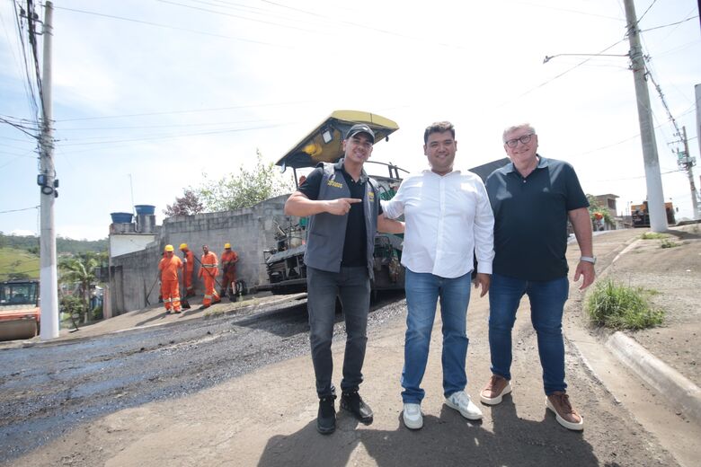 Prefeitura avança em plano de pavimentação na Vila Fátima com requalificação da rua São Marcos