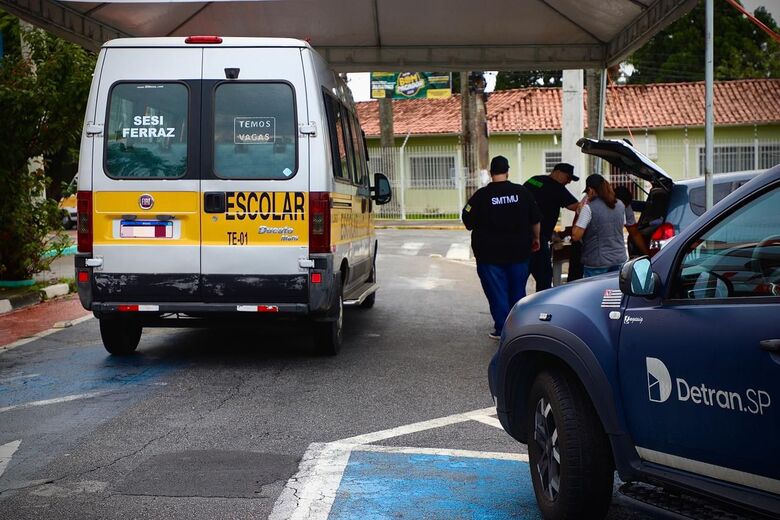 Foram analisadas as condições estruturais e de segurança dos veículos,