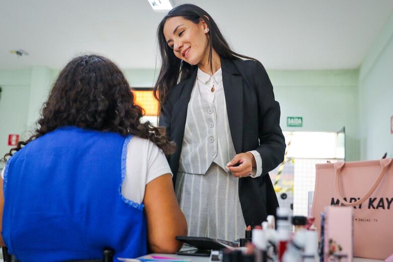 Programação contou com um espaço exclusivo com serviços de maquiagem, design de sobrancelhas e massagem rápida