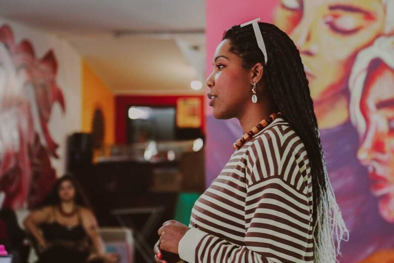 Artesãs do Alto Tietê participam de oficinas de mídias sociais para fortalecer vendas online