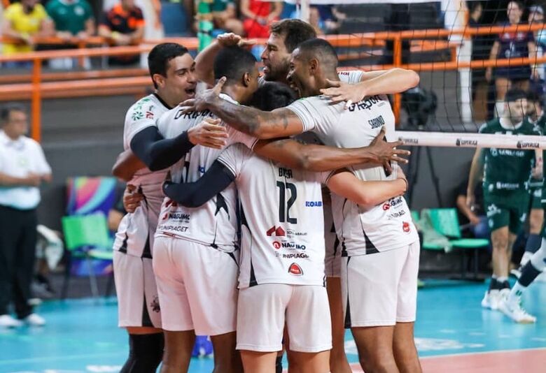 Suzano domina Goiás e carimba vaga aos playoffs da Superliga