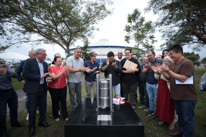 Suzano encerra mês de aniversário com registro de desejos para o centenário em cápsula do tempo