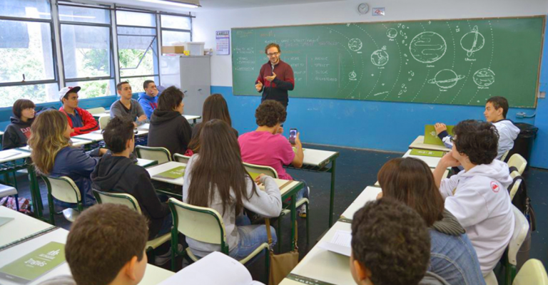 O primeiro pagamento contempla mais de 188 mil servidores que atingiram as metas no Sistema de Avaliação de Rendimento Escolar do Estado de São Paulo (Saresp)