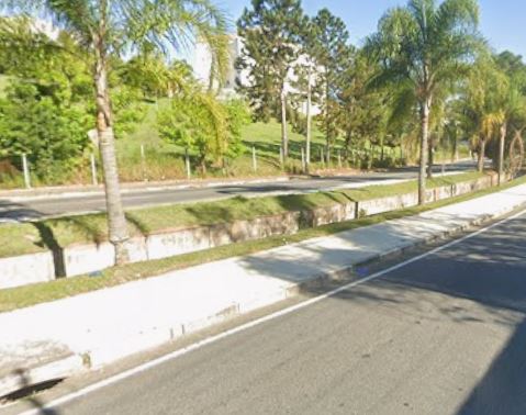 Acidente foi na avenida Doutor Álvaro de Campos Carneiro, em Mogi das Cruzes.