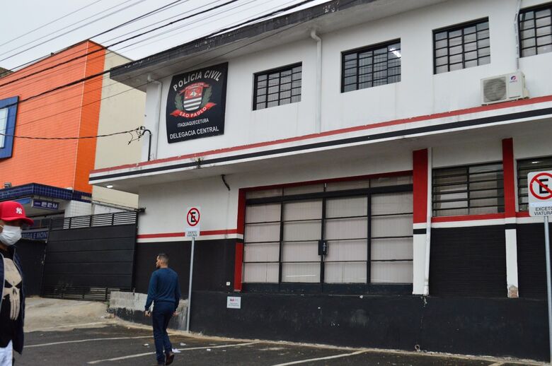 O indivíduo foi conduzido ao Distrito Policial Central de Itaquaquecetuba, onde permaneceu à disposição da Justiça