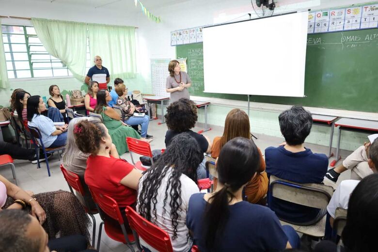 Planejamento Urbano realiza encontro com professores para programa 'Bairros + Completos'