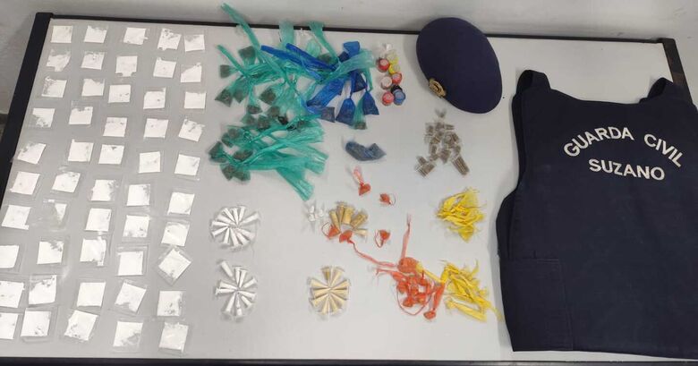 GCM apreende 185 porções de drogas em ação no Jardim Revista