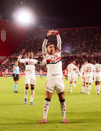 Flamengo segura empate com Estudiantes na Argentina