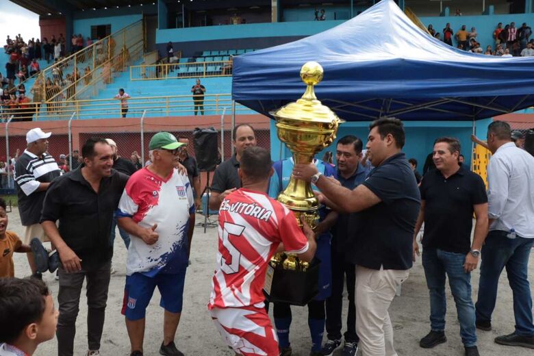 Cerimônia ocorreu durante final da Copa dos Campeões da Liga Municipal 