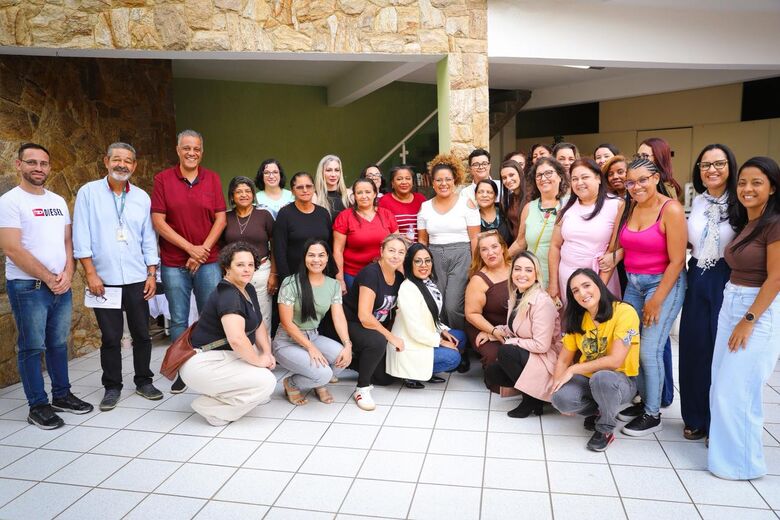 Prefeitura de Ferraz realiza ação de valorização às servidoras em celebração ao mês da mulher