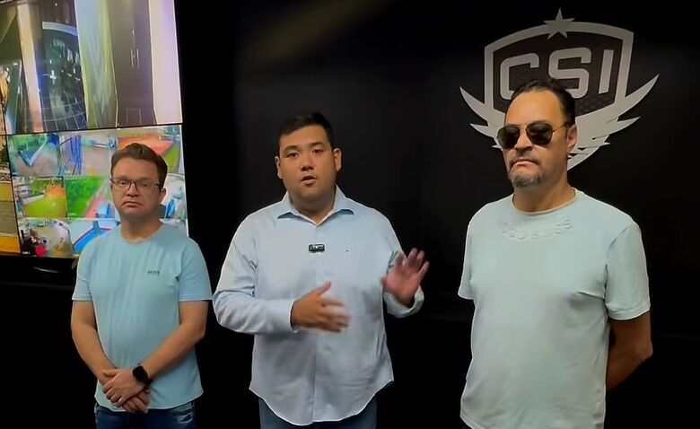 Prefeito fez agredecimento ao lado dos agentes de segurança que ajudaram na ação 