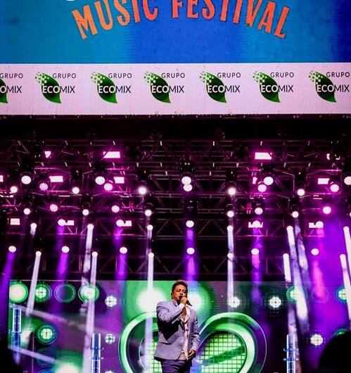 Leonardo abriu os shows do Suzano Music Festival