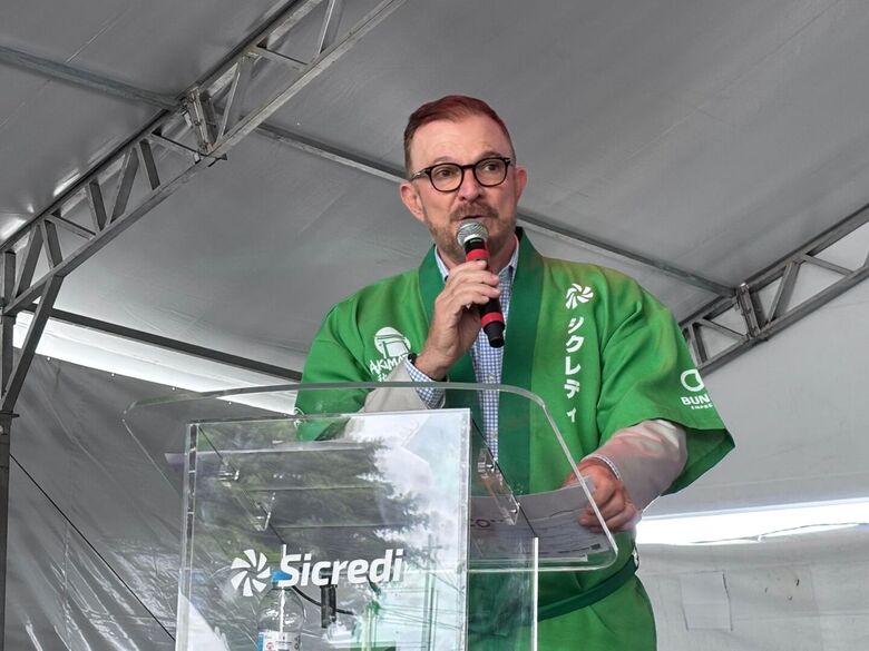 Luis Camargo, presidente do Condemat+ e prefeito de Arujá, participou da abertura do Akimatsuri