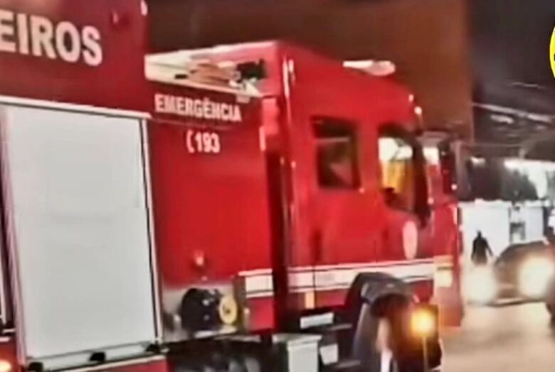 Bombeiros foram chamados para atender ocorrência